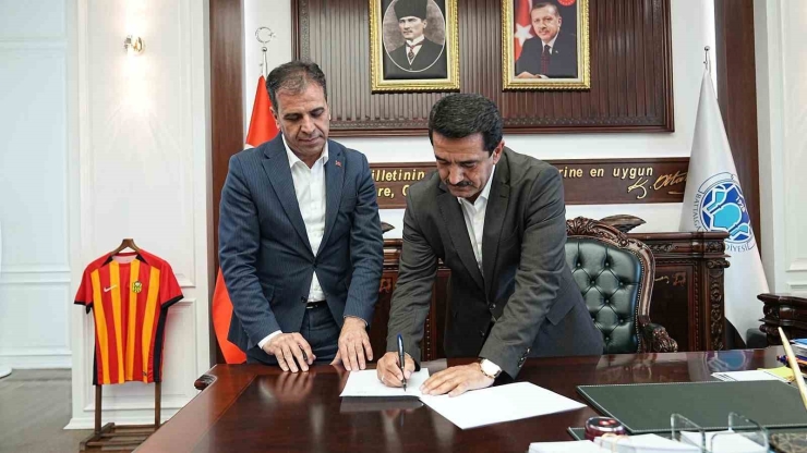 Belediyeden Evlenecek Çiftlere Eşya Yardımı