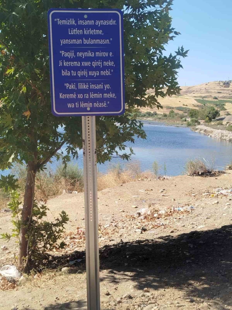 Eğil Belediyesi Piknik Alanlarının Temiz Tutulması İçin 3 Dilde Uyarı Levhaları Yerleştirdi