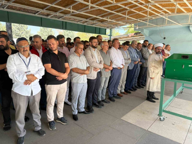 Mersin’deki Kazada Hayatını Kaybeden Farah Diyarbakır’da Defnedildi