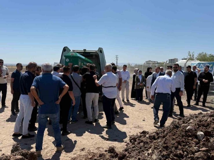 Mersin’deki Kazada Hayatını Kaybeden Farah Diyarbakır’da Defnedildi