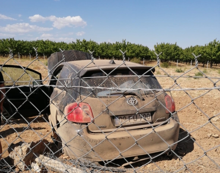 Malatya’da Kontrolden Çıkan Otomobil Bahçeye Uçtu: 3 Yaralı