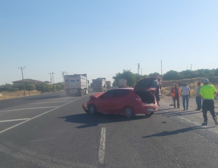 Malatya’da Tır İle Otomobil Çarpıştı: 4 Yaralı