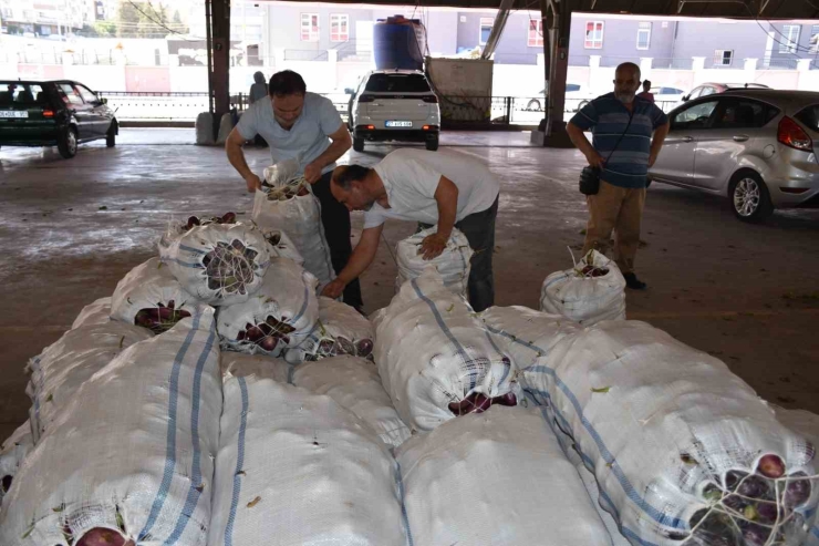 Şahinbey Belediyesi’nin ’üreticiden Tüketiciye Tarla Fiyatına’ Projesine Vatandaşlardan Tam Not