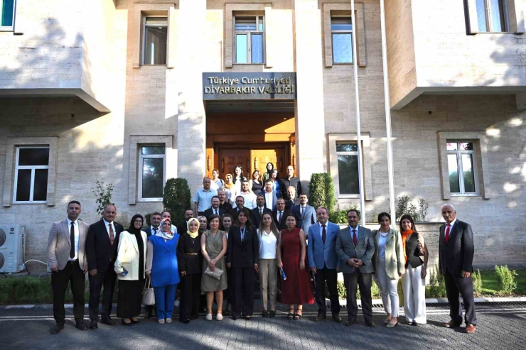 Diyarbakır’da, Kadın Hizmetleri Bölgesel İstişare Toplantısı Yapıldı
