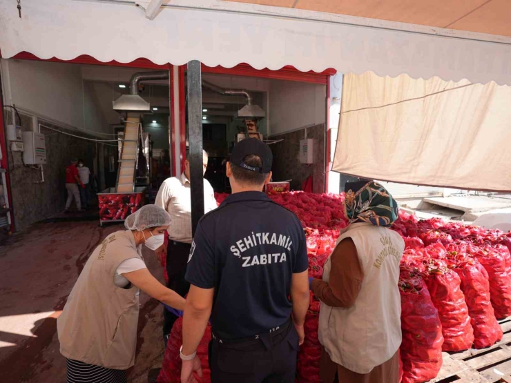 Şehitkamil’den Salça Denetimi