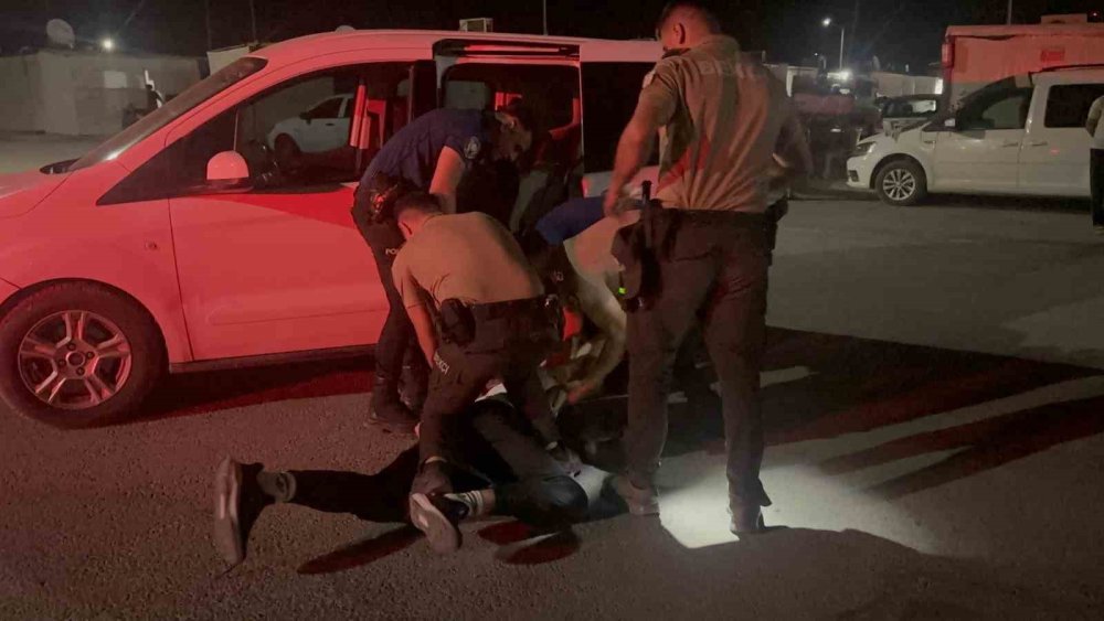 Şüpheli Araçtan Uyuşturucu Ele Geçirildi