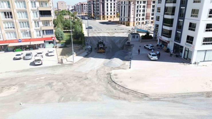 Toki Konutları Çevresinde Yol Ve Altyapı Yenileniyor