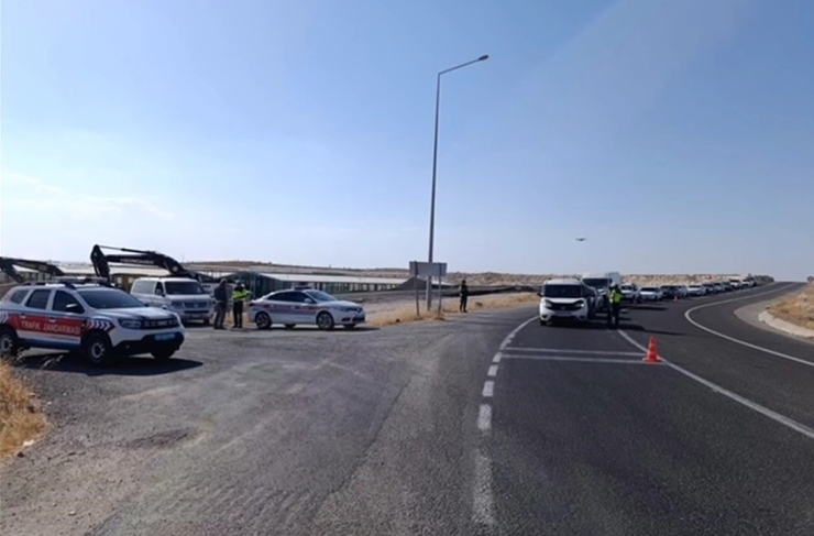 Şanlıurfa’da Jandarmadan Dron Destekli Trafik Denetimi