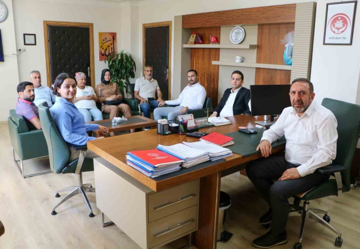 Hak-iş Konfederasyonu Ve Öz Sağlık İş Sendikasından Diyarbakır Aile Ve Sosyal Hizmetler İl Müdürlüğüne Taziye Ziyareti