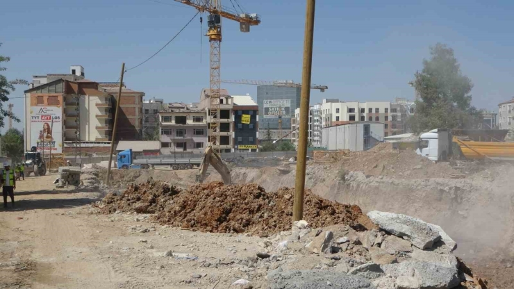 Şantiyede İş Kazası: 1 Yaralı