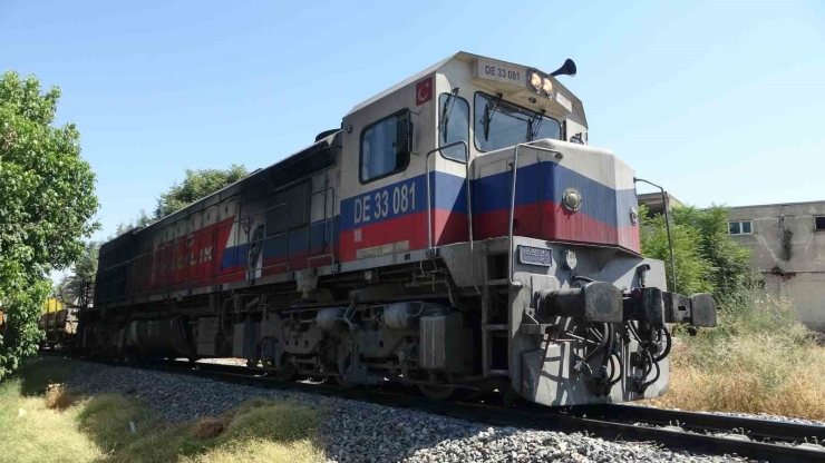Malatya’da Yük Treni Yayaya Çarptı: 1 Ağır Yaralı