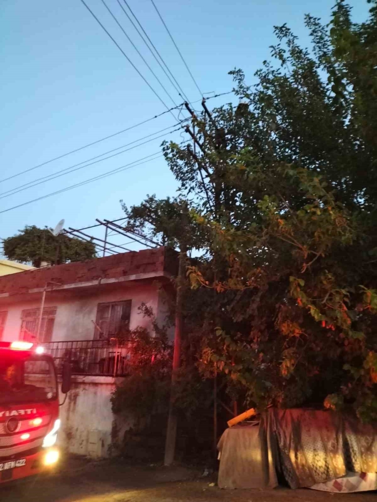 Ev Yangını Paniğe Neden Oldu