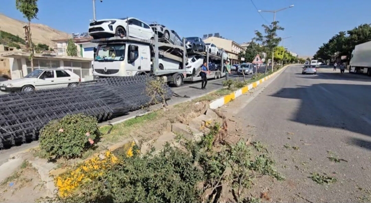 Malatya’da Kontrolden Çıkarak Karşı Şeride Geçen Araç Korkuttu