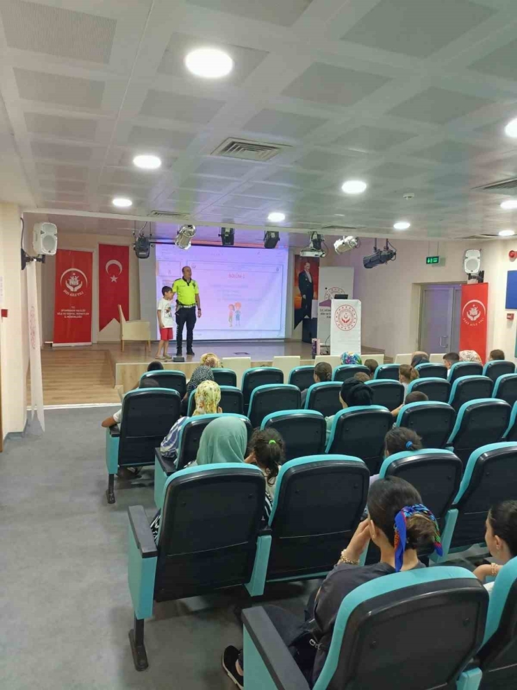 Diyarbakır’da Trafik Polislerinden Öğrencilere Trafik Eğitimi