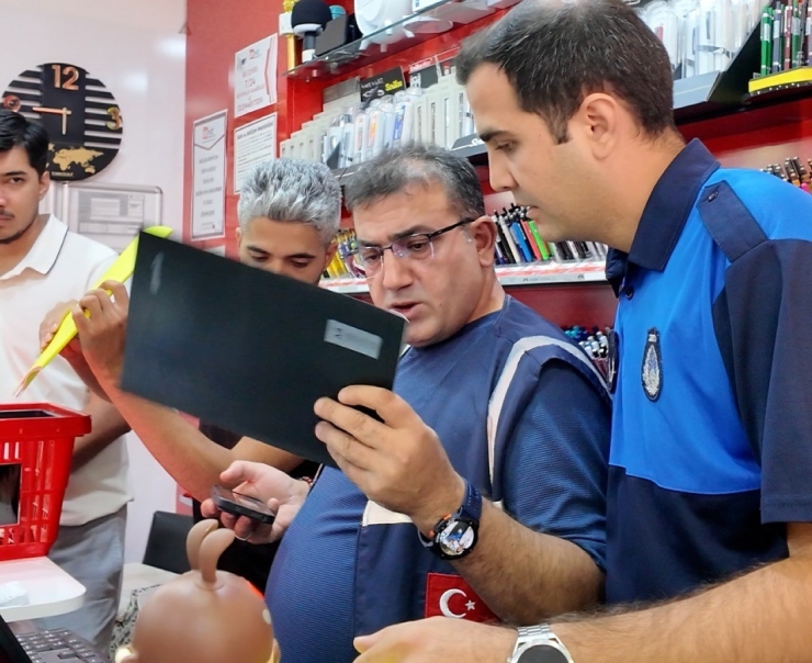 Yeşilyurt’ta Zabıta Ekiplerinden Kırtasiye Denetimi