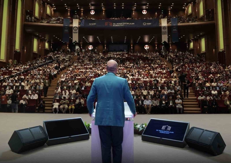 Bilal Erdoğan: "imam Hatip Okulları Bütün Eğitim Türlerine Öğrenci Yetiştiren Okullar Oldu"