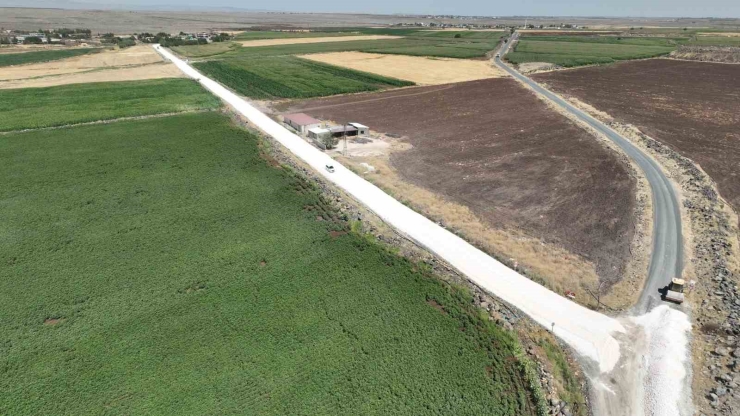 Büyükşehir Siverek’te Yol Atağına Geçti