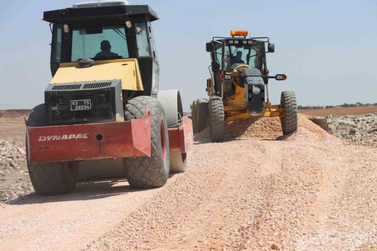 Büyükşehir Siverek’te Yol Atağına Geçti