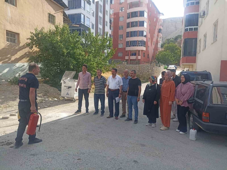 Darende İtfaiyesinden Sürücü Kursunda Yangın Eğitimi