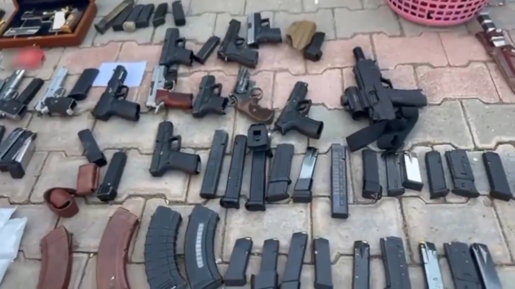 Şanlıurfa’da Silah Kaçakçılığı Operasyonunda Cephanelik Ele Geçirildi: 2 Tutuklama