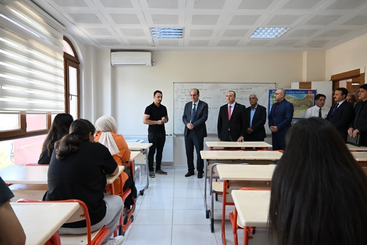 Yks’de Dereceye Giren Öğrencilere 10 Bin Tl’ye Kadar Destek