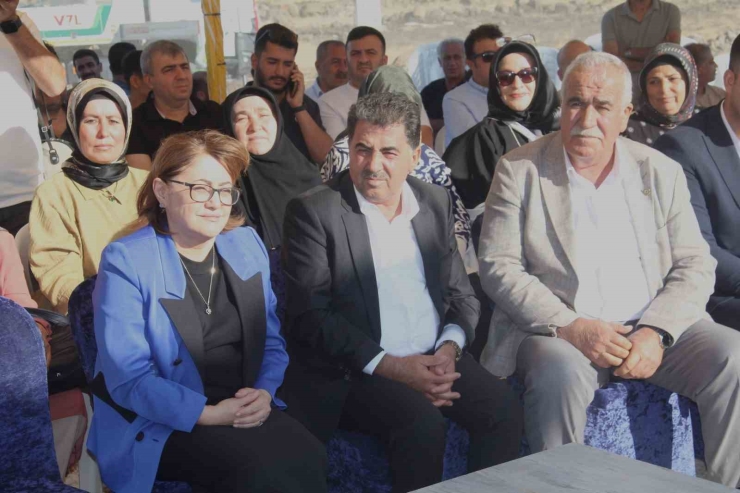Gaziantep’te Yeni Konutların Temeli Atıldı