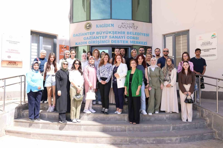 Dijital Görünürlük Atölyesi Hkü Design Akademi’de Gerçekleştirildi