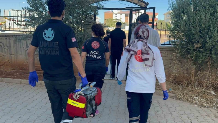 ‘evden Ceset Kokusu Geliyor’ İhbarı Ekipleri Alarma Geçirdi
