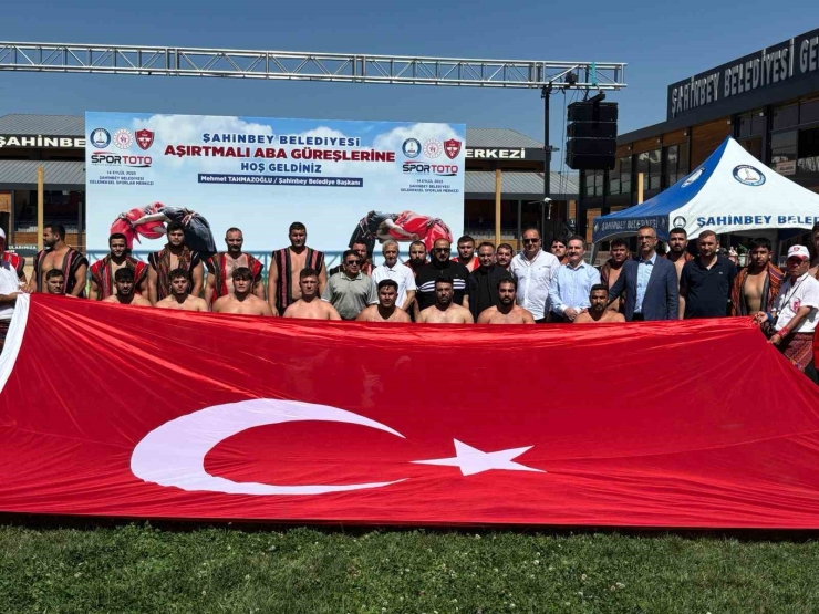 Gaziantep’te Geleneksel Aşırtmalı Aba Güreşleri Heyecanı Başladı