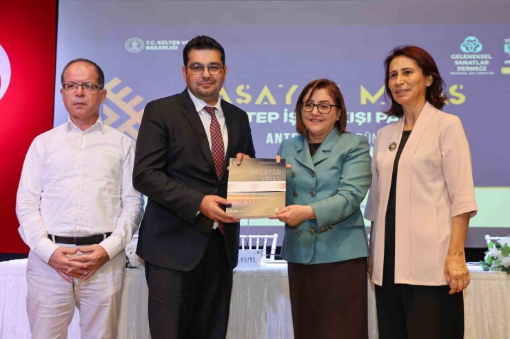 Gastroantep Kapsamında Antep İşi’nin Dünü, Bugünü Ve Yarını" Konulu Panel Düzenlendi