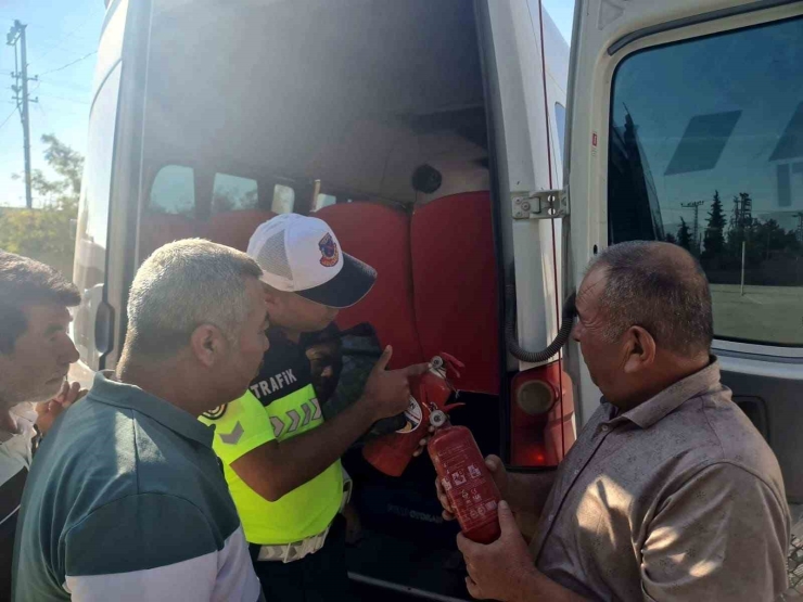 Jandarmadan 534 Okul Önü-çevresi İle Servis Araçlarına Yönelik Uygulama
