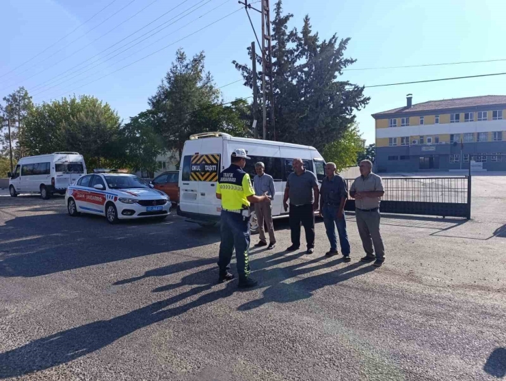 Jandarmadan 534 Okul Önü-çevresi İle Servis Araçlarına Yönelik Uygulama