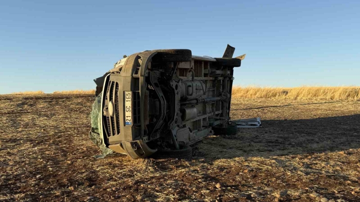 Diyarbakır’da Öğrenci Servisi İle Otomobil Çarpıştı: 9 Yaralı