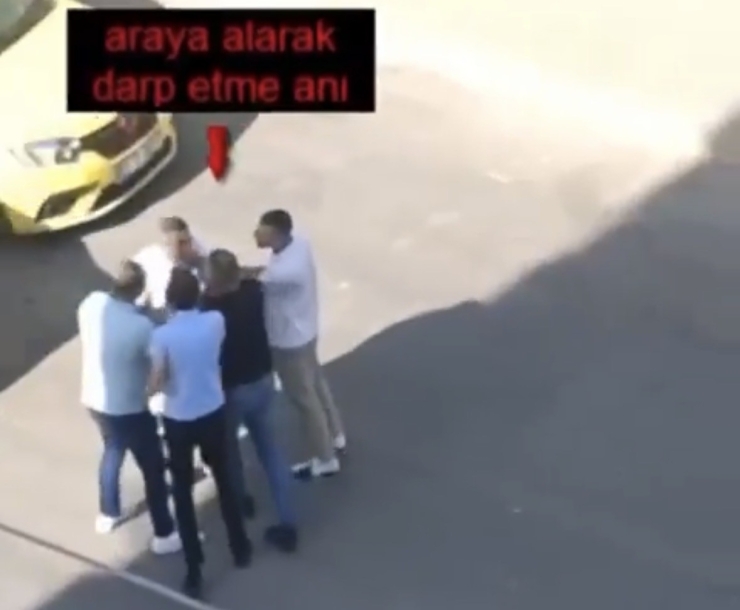 Gaziantep’te Taksicilerden Müşteri Kavgasında Meslektaşlarına Meydan Dayağı