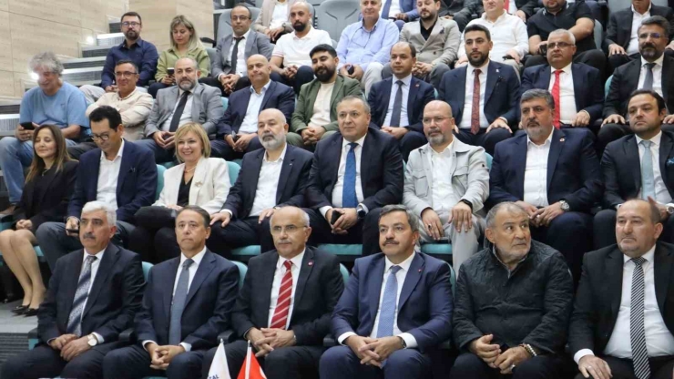 Malatya’da Kenan Işık Amfisi Açıldı