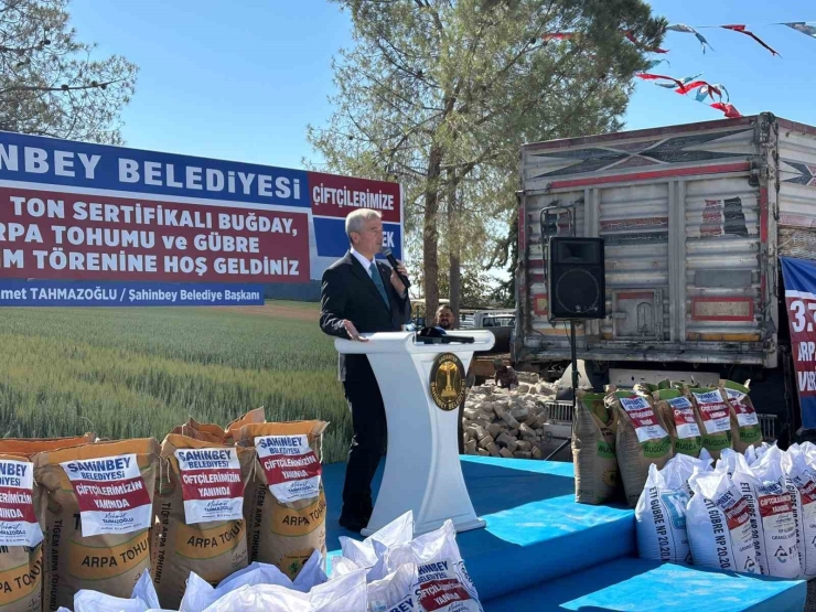 Çiftçilere Bin 700 Ton Tohum Ve 2 Bin Ton Gübre Desteği