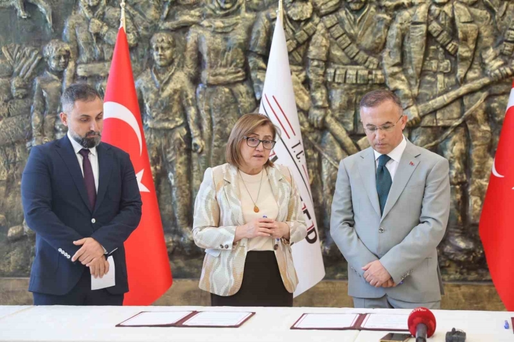 Gaziantep’te Başarılı Öğrencilere Sınav Hazırlık Desteği
