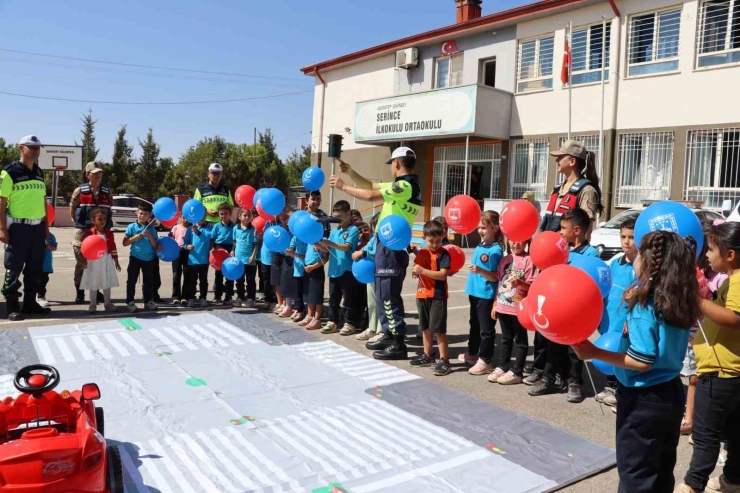 Jandarmadan 170 Öğrenciye Teorik Ve Pratik Trafik Eğitimi