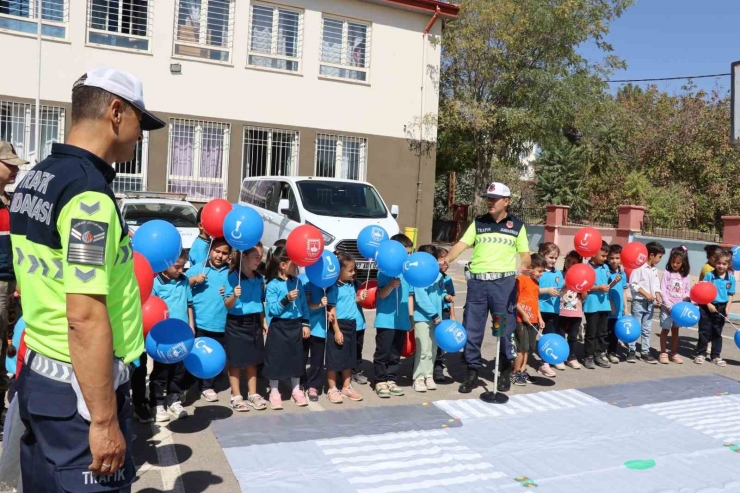 Jandarmadan 170 Öğrenciye Teorik Ve Pratik Trafik Eğitimi