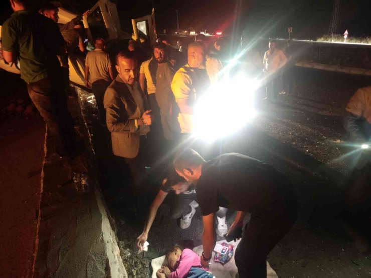 Şanlıurfa’da Minibüs İle Otomobil Çarpıştı: 1 Ölü, 5 Yaralı