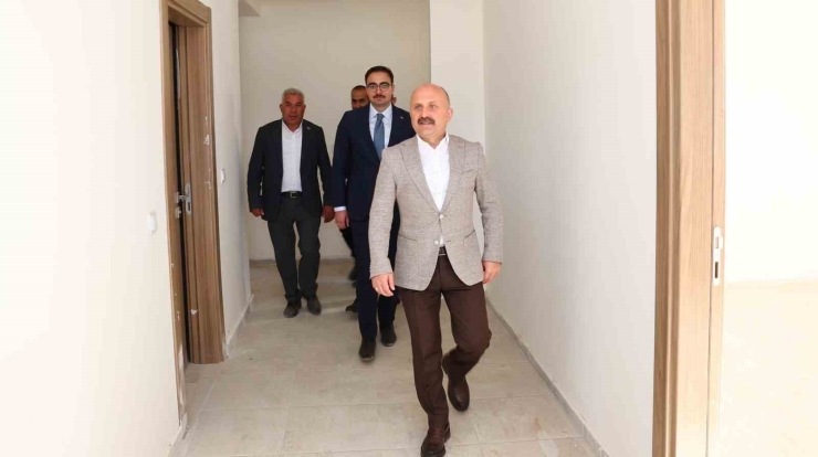 Vali Varol, Sincik’te Yapımı Tamamlanan Köy Evlerini İnceledi