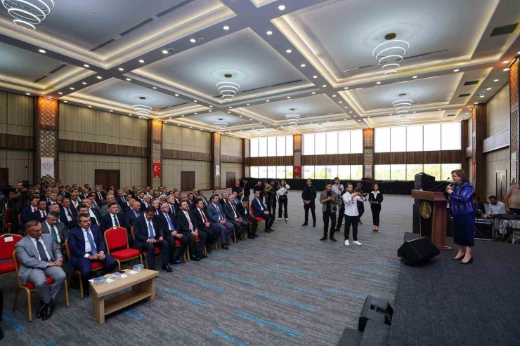 Bakan Tekin: "terör Örgütünün Eğitimi Faaliyetleriyle Devleti Ele Geçirme Çabası Açıkça Aşikar"