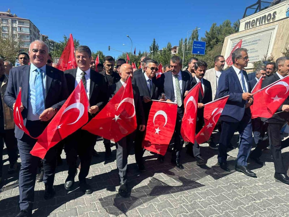 Bakan Tekin, Besni Eğitim Bayramı’na Katıldı