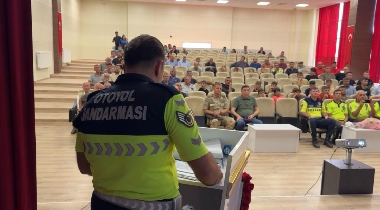 Gaziantep’te Jandarmadan 150 Motosiklet Sürücüsüne Güvenli Sürüş Eğitimi