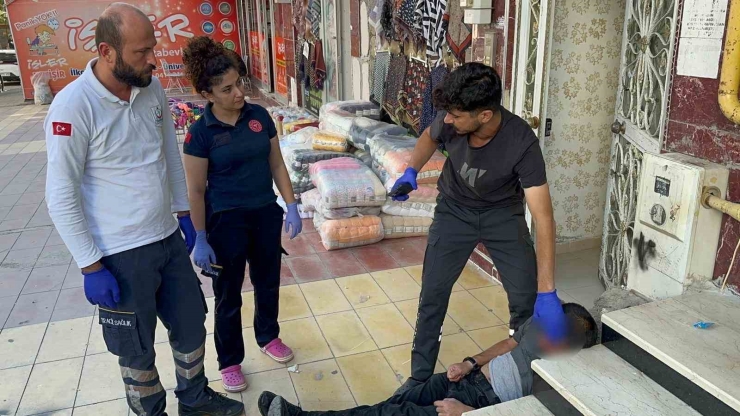 Madde Bağımlısı Kaldırıma Yığılıp Kaldı