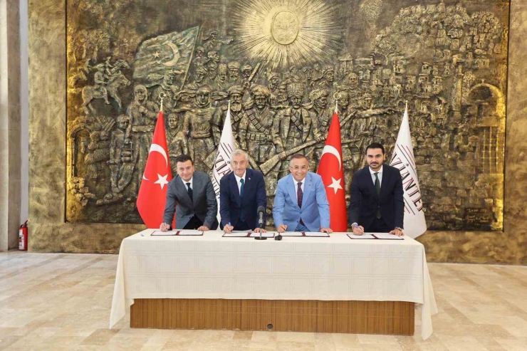 Gaziantep’te Küçük Yaş Grupları İçin Futbol Protokolü İmzalandı