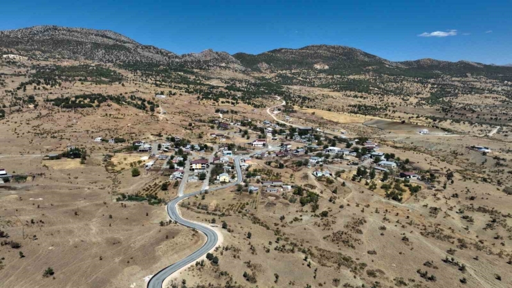 13 İlçenin Kırsal Mahallelerinde 309 Kilometrelik Yol Yenilenerek Hizmete Sunuldu