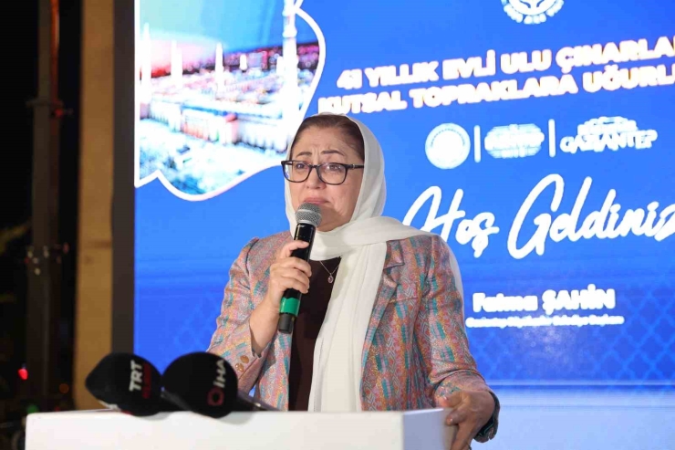 Evliliklerinde 41 Yılı Dolduran Çiftler Kutsal Topraklara Uğurlandı