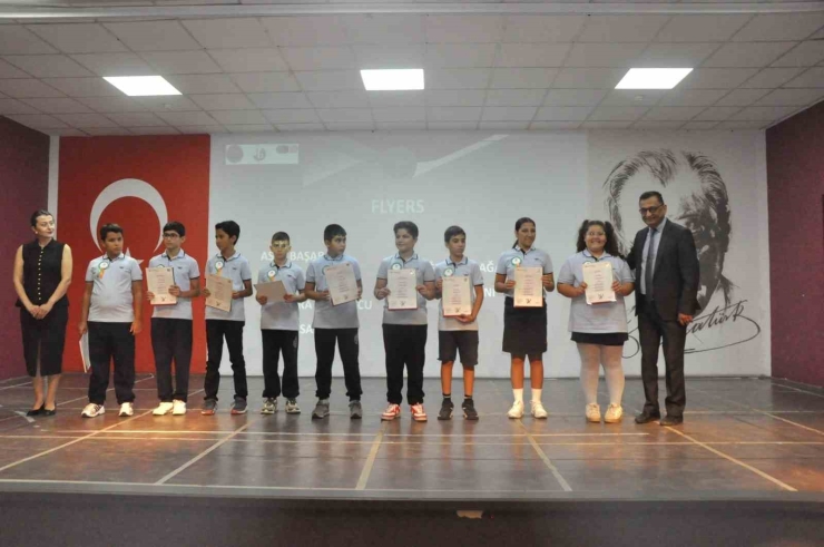 Gkv’de 2025 Cambridge Sertifika Töreni Heyecanı