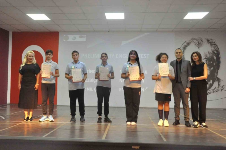 Gkv’de 2025 Cambridge Sertifika Töreni Heyecanı